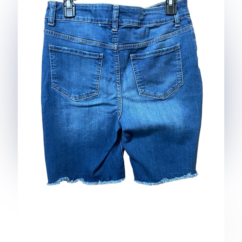 NWOT Time and Tru Distressed Denim Shorts - Picture 2 of 2
